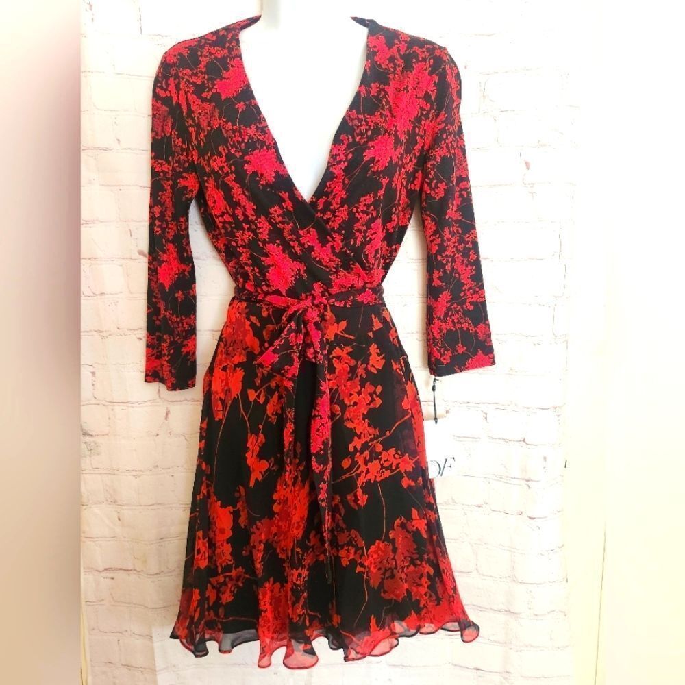 NWT Diane Von Furstenberg "Irina" Black/Red Floral Silk Jersey Wrap Dress Sz.2